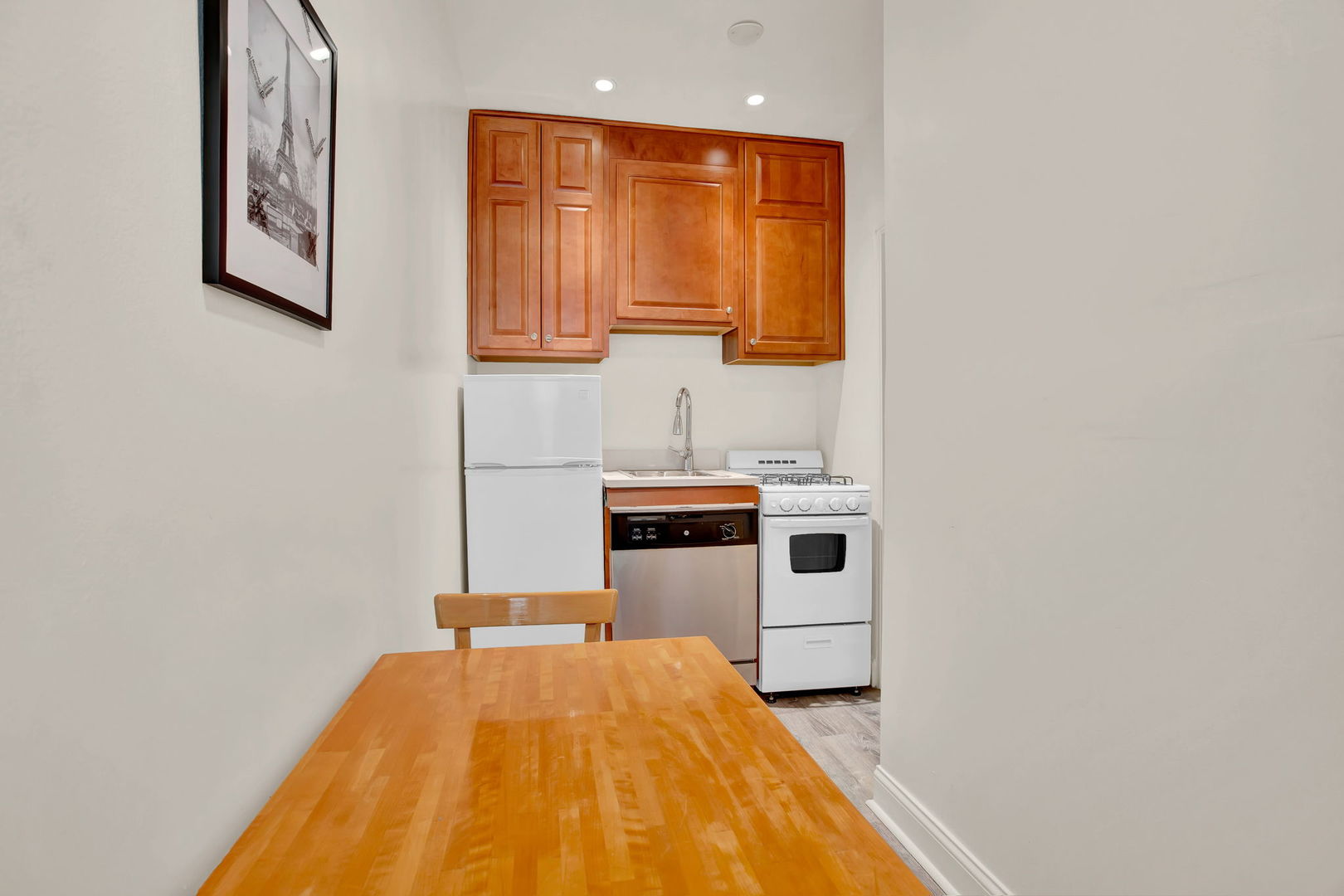 1100 N La Salle Drive 606