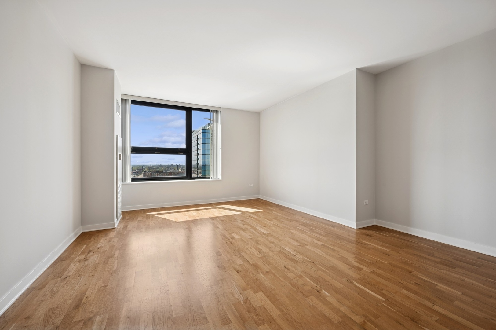 1160 S MICHIGAN Avenue 2204