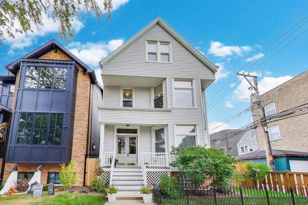 Photo for 3615 N Hoyne Avenue #2F, Chicago, IL 60618 (MLS # 12476191)