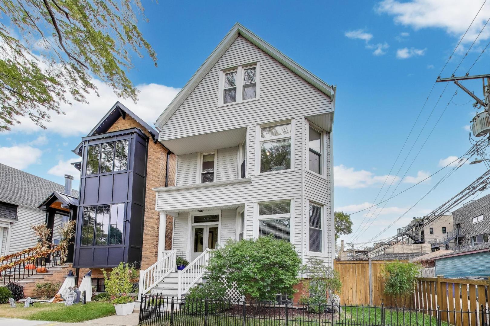 3615 N Hoyne Avenue 2F