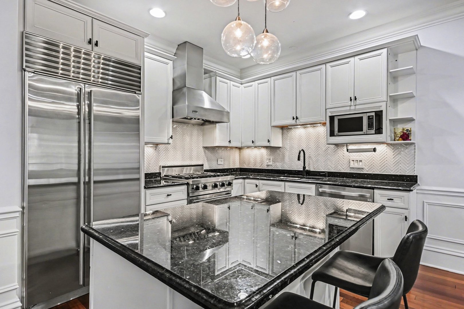 2222 W Belmont Avenue 202