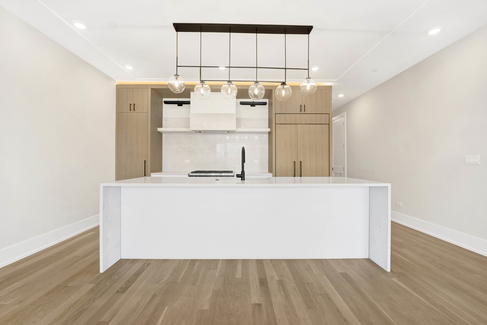 3352 N Ashland Avenue 2S