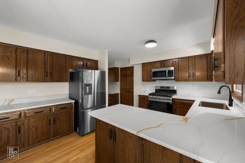 Tiny photo for 1749 E Bailey Road, Naperville, IL 60565 (MLS # 12626833)