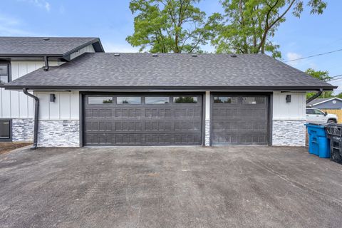 Tiny photo for 718 E 152nd Street, Phoenix, IL 60426 (MLS # 12460468)