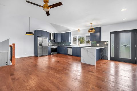 Tiny photo for 718 E 152nd Street, Phoenix, IL 60426 (MLS # 12460468)