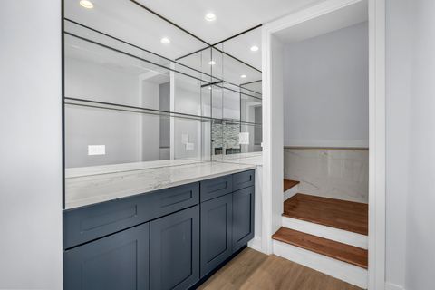 Tiny photo for 718 E 152nd Street, Phoenix, IL 60426 (MLS # 12460468)