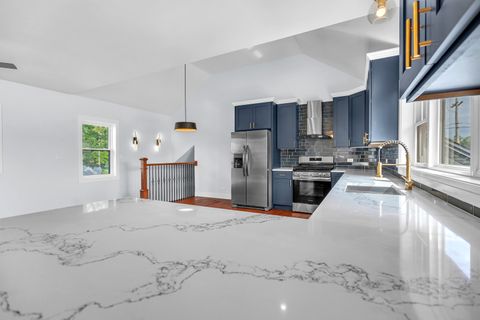 Tiny photo for 718 E 152nd Street, Phoenix, IL 60426 (MLS # 12460468)