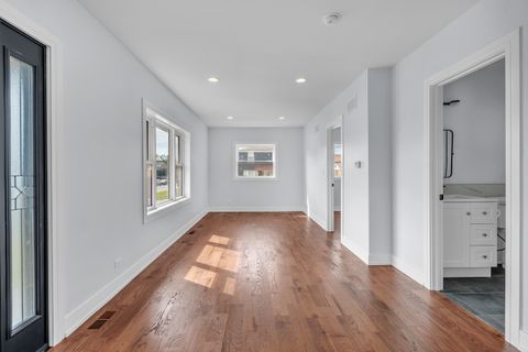 Tiny photo for 718 E 152nd Street, Phoenix, IL 60426 (MLS # 12460468)