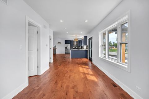 Tiny photo for 718 E 152nd Street, Phoenix, IL 60426 (MLS # 12460468)