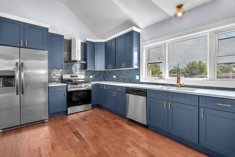 Tiny photo for 718 E 152nd Street, Phoenix, IL 60426 (MLS # 12460468)