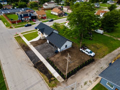 Tiny photo for 718 E 152nd Street, Phoenix, IL 60426 (MLS # 12460468)