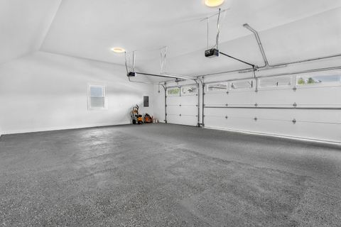 Tiny photo for 718 E 152nd Street, Phoenix, IL 60426 (MLS # 12460468)