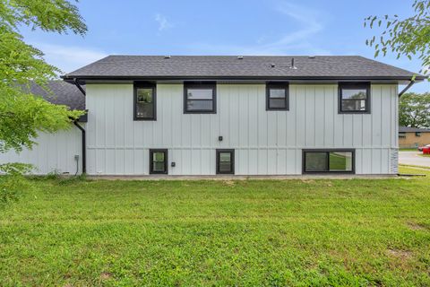 Tiny photo for 718 E 152nd Street, Phoenix, IL 60426 (MLS # 12460468)