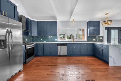 Tiny photo for 718 E 152nd Street, Phoenix, IL 60426 (MLS # 12460468)