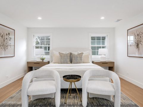 Tiny photo for 140 N Quincy Street, Hinsdale, IL 60521 (MLS # 12520986)