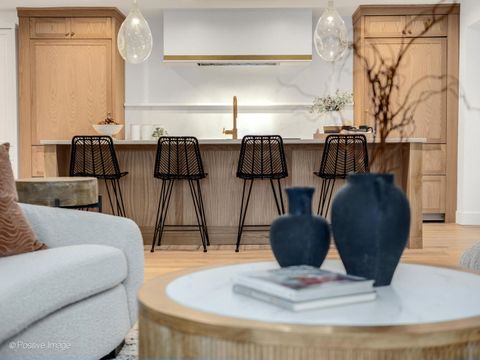 Tiny photo for 140 N Quincy Street, Hinsdale, IL 60521 (MLS # 12520986)