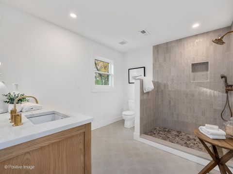 Tiny photo for 140 N Quincy Street, Hinsdale, IL 60521 (MLS # 12520986)