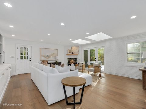 Tiny photo for 140 N Quincy Street, Hinsdale, IL 60521 (MLS # 12520986)