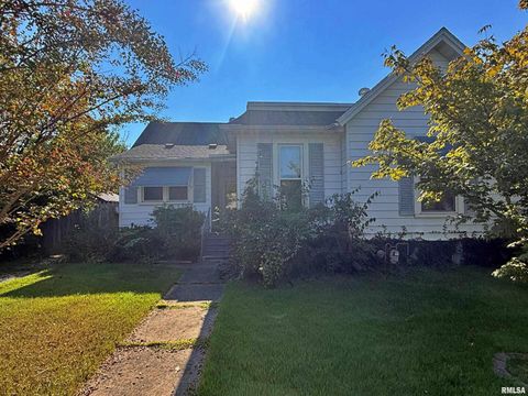 Tiny photo for 601 E 5TH Street, Metropolis, IL 62960 (MLS # EB459778)
