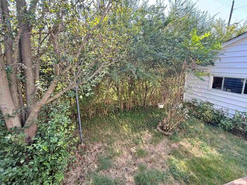 Tiny photo for 601 E 5TH Street, Metropolis, IL 62960 (MLS # EB459778)