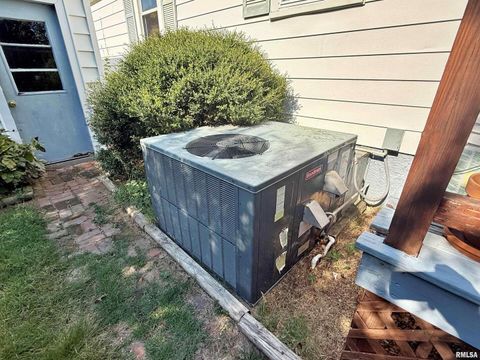 Tiny photo for 601 E 5TH Street, Metropolis, IL 62960 (MLS # EB459778)