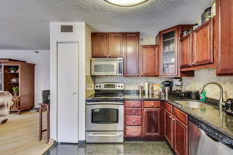 Tiny photo for 33 W DELAWARE Place #13A, Chicago, IL 60610 (MLS # 12400858)