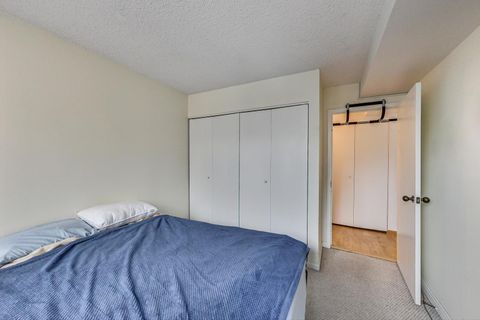 Tiny photo for 33 W DELAWARE Place #13A, Chicago, IL 60610 (MLS # 12400858)
