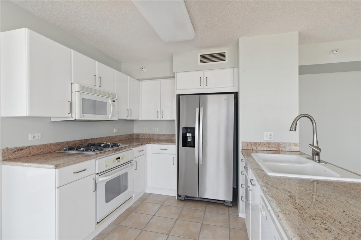 1720 Maple Avenue 2240