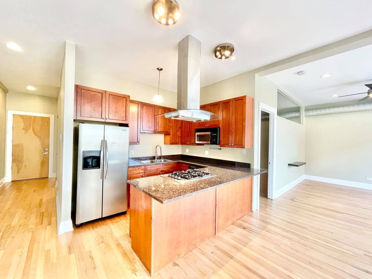 1107 W Lawrence Avenue 208