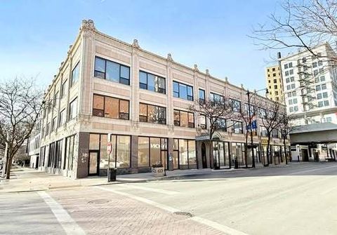 1107 W Lawrence Avenue 208 Chicago IL 60640