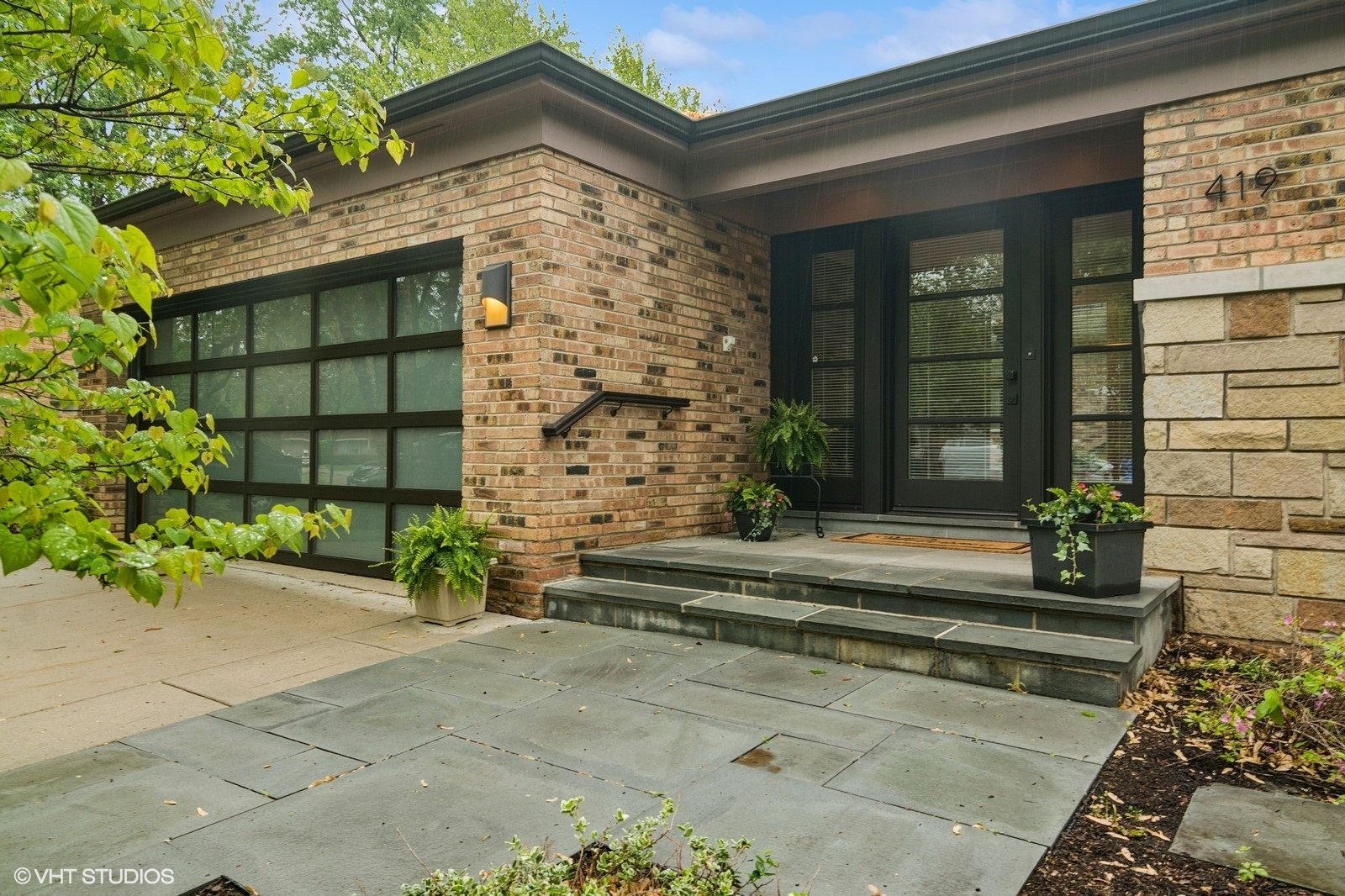 419 N Lincoln Lane