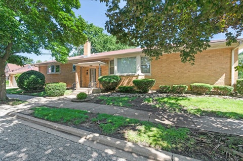 Tiny photo for 418 East End Avenue, Hillside, IL 60162 (MLS # 12763386)
