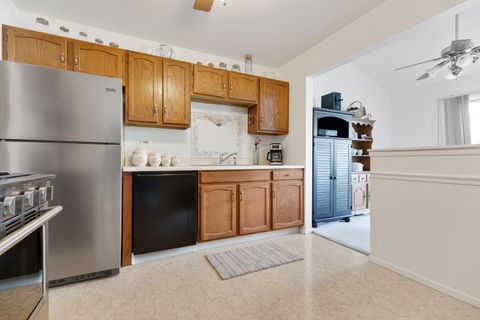 Tiny photo for 350 Newgate Court #V2, Schaumburg, IL 60193 (MLS # 12518636)