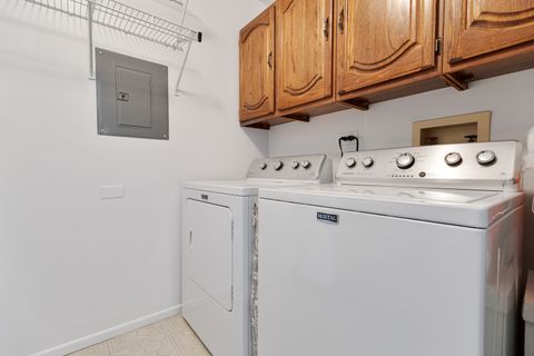 Tiny photo for 350 Newgate Court #V2, Schaumburg, IL 60193 (MLS # 12518636)