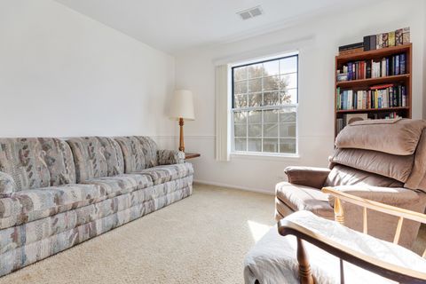 Tiny photo for 350 Newgate Court #V2, Schaumburg, IL 60193 (MLS # 12518636)