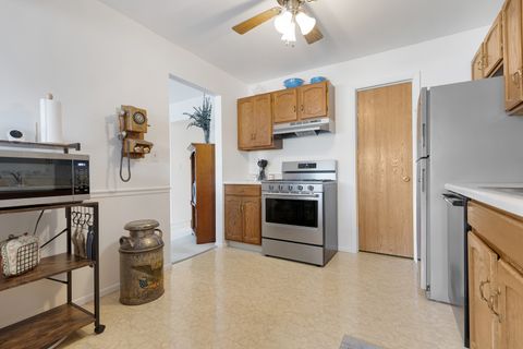 Tiny photo for 350 Newgate Court #V2, Schaumburg, IL 60193 (MLS # 12518636)