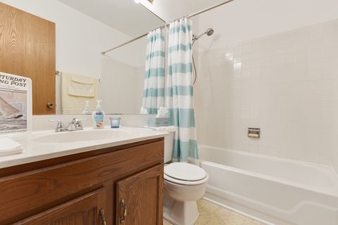 Tiny photo for 350 Newgate Court #V2, Schaumburg, IL 60193 (MLS # 12518636)