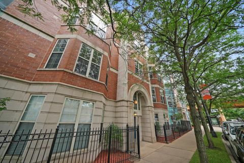 1807 W Addison Street 2W Chicago IL 60613
