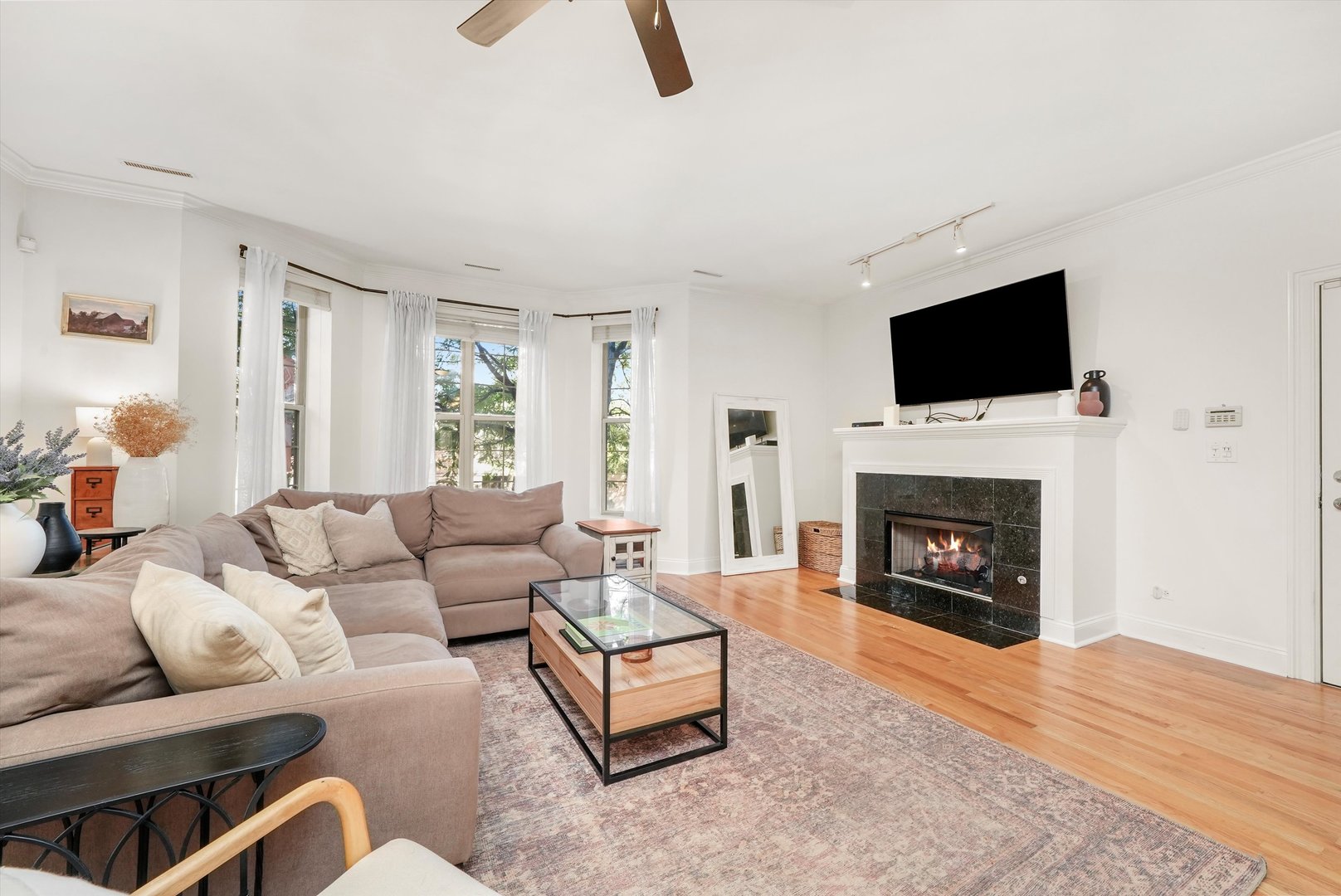 1807 W Addison Street 2W