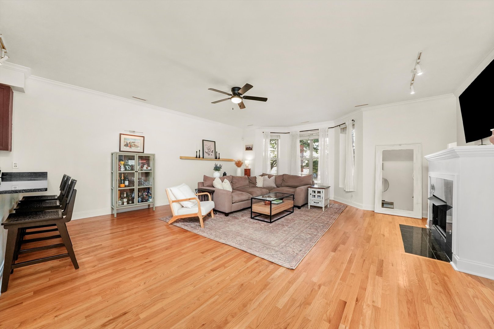 1807 W Addison Street 2W
