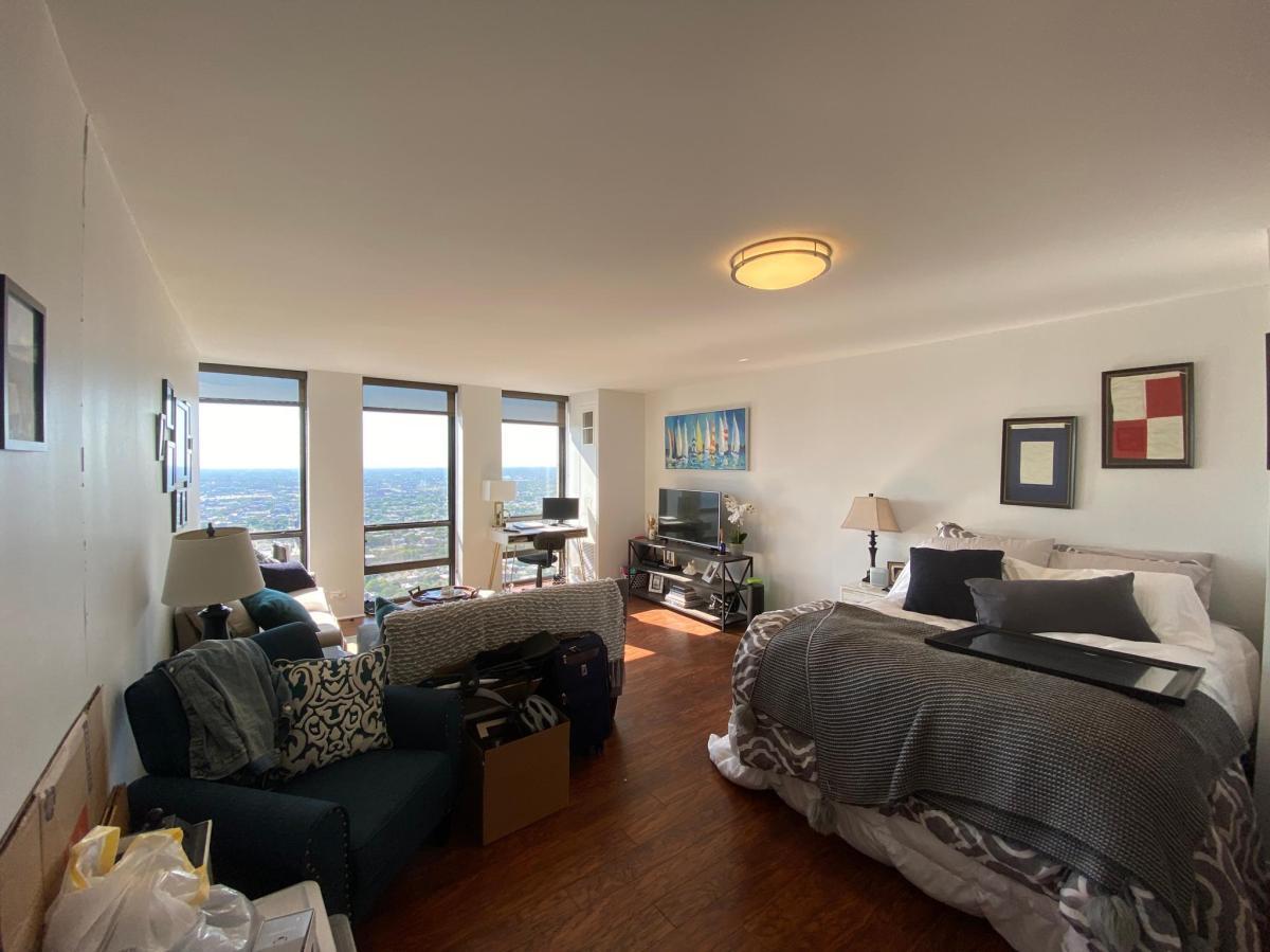 1660 N LaSalle Drive 4004