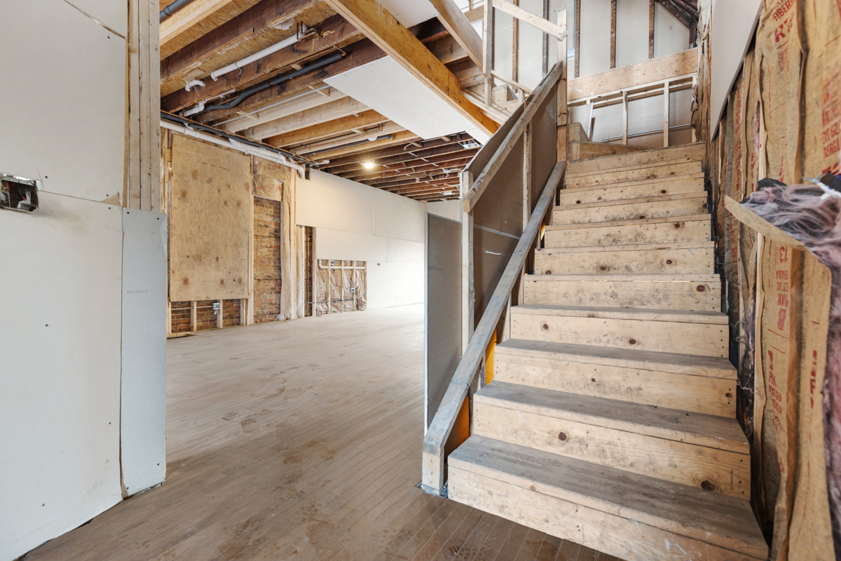 4162 S Lake Park Avenue