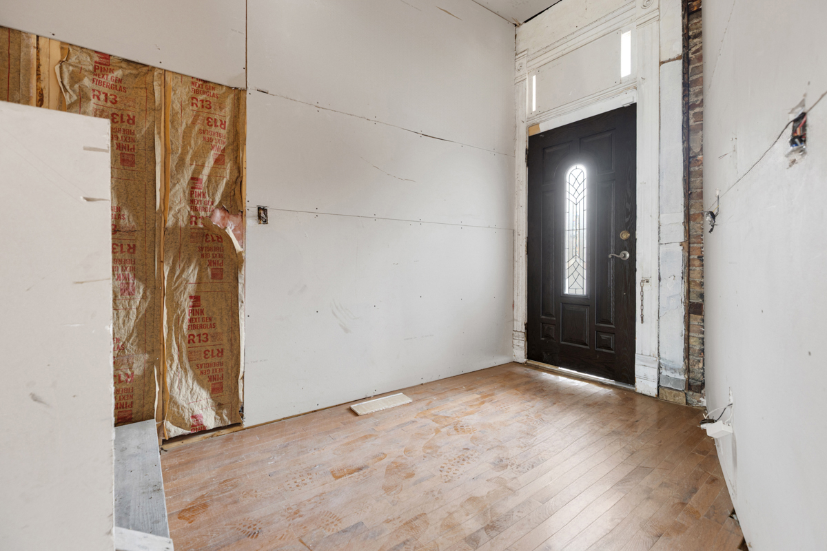 4162 S Lake Park Avenue