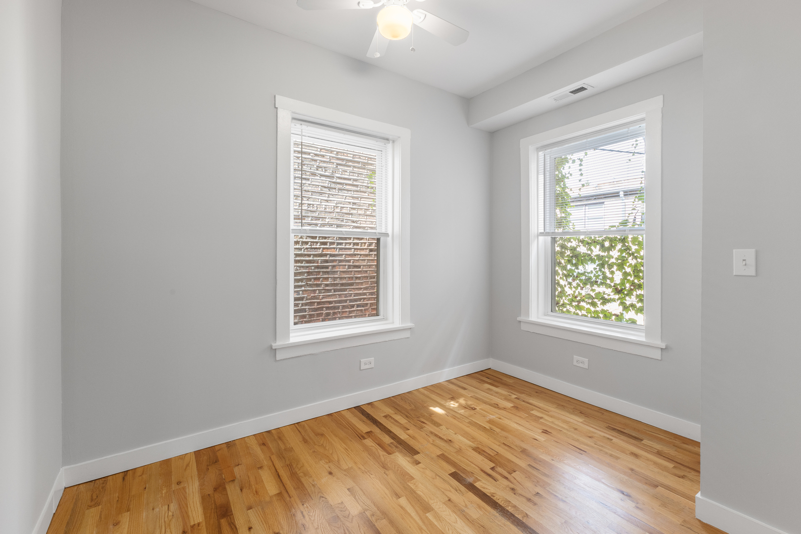 7456 N Greenview Avenue 3C