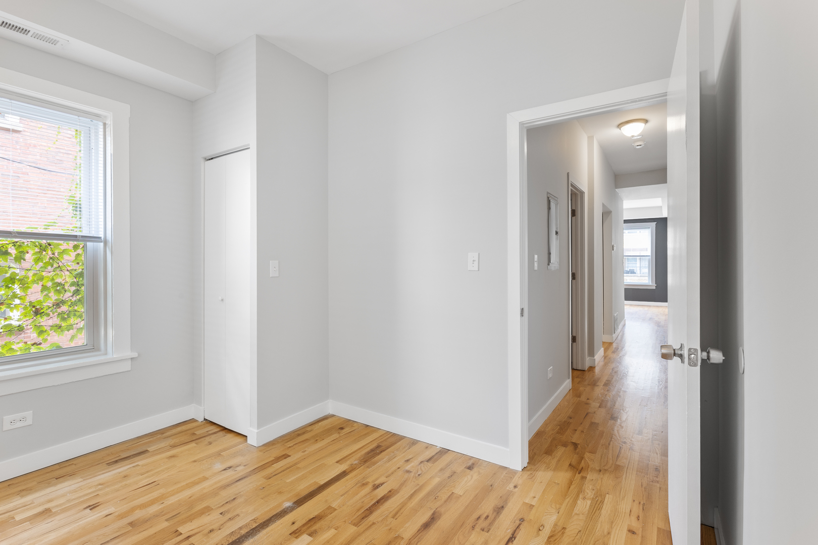 7456 N Greenview Avenue 3C