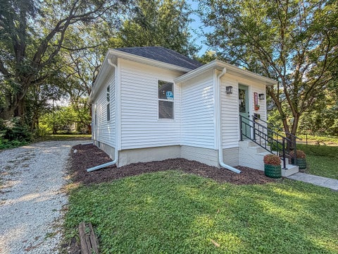 Tiny photo for 913 W Tremont Street, Champaign, IL 61821 (MLS # 12749519)