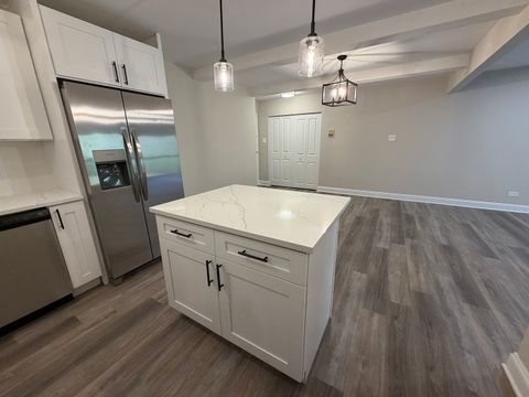 Tiny photo for 100 Willow Lane #201B, Willow Springs, IL 60480 (MLS # 12503768)