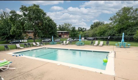 Tiny photo for 100 Willow Lane #201B, Willow Springs, IL 60480 (MLS # 12503768)