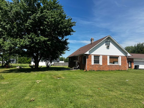 Tiny photo for 10585 N Il Highway 142 Highway, Mt Vernon, IL 62864 (MLS # 12680885)