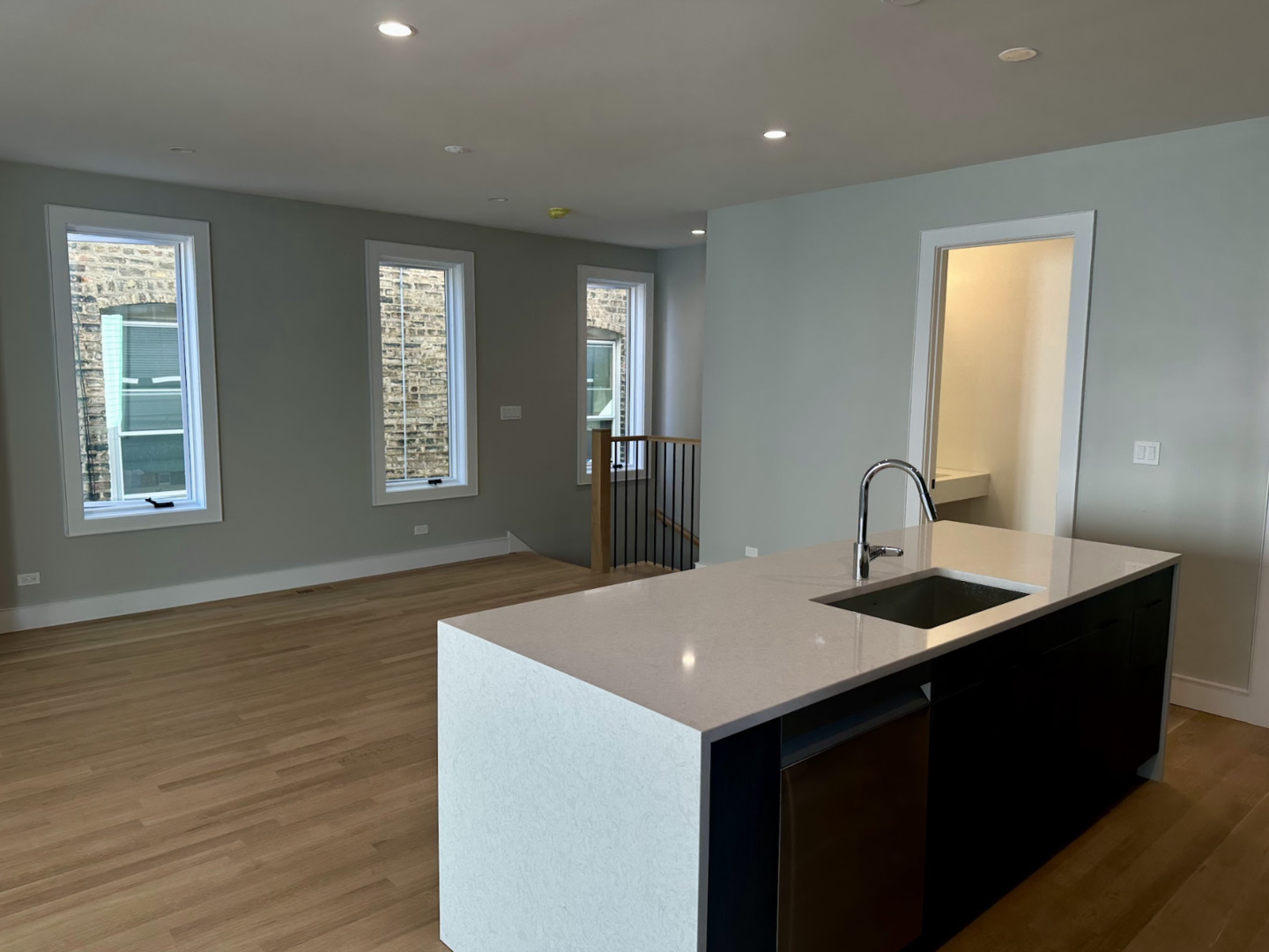 4243 N Damen Avenue 1R